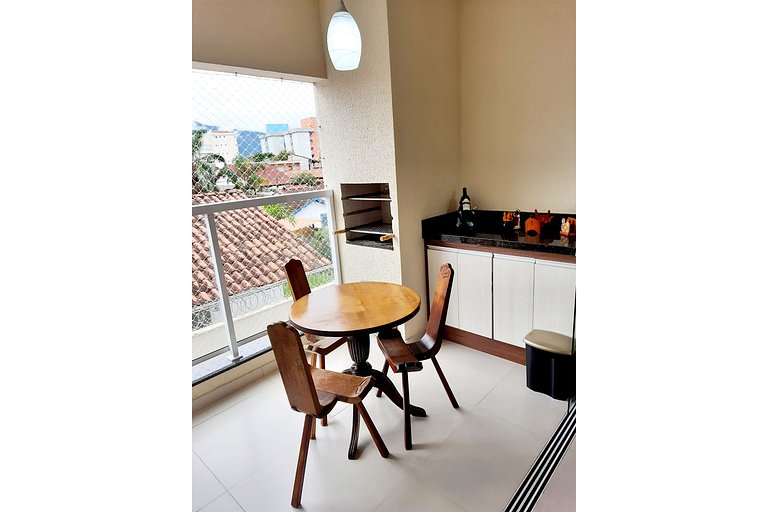 AF-37 NOVO, BEM DECORADO, BEM LOCALIZADO E ACONCHEGANTE