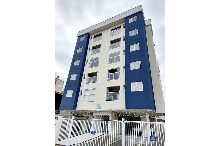 AF-37 NOVO, BEM DECORADO, BEM LOCALIZADO E ACONCHEGANTE