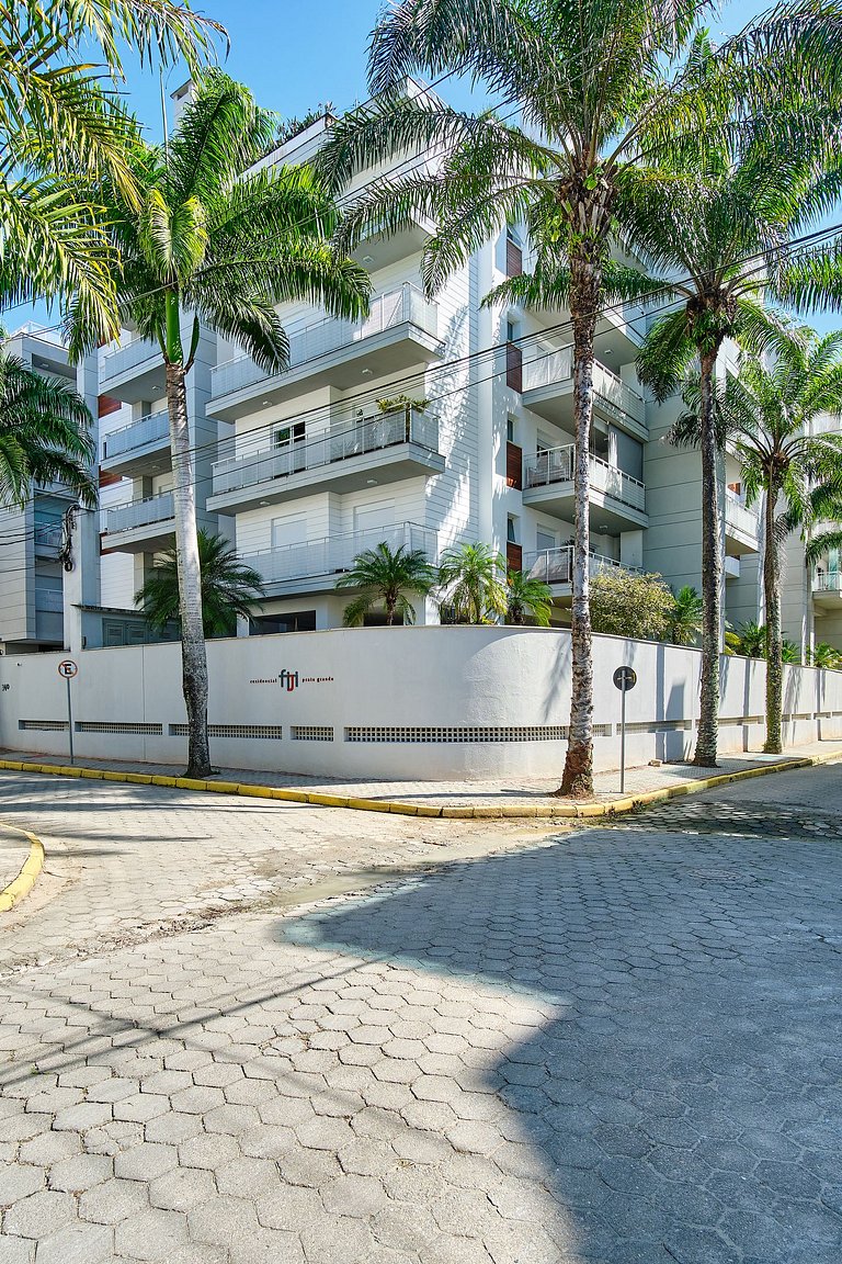 AF-41 Alto Padrão, lazer completo e perto da praia
