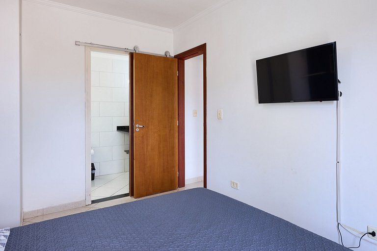 AF11: Perto das praias e comércio, piscina, ar, wi-fi, varan