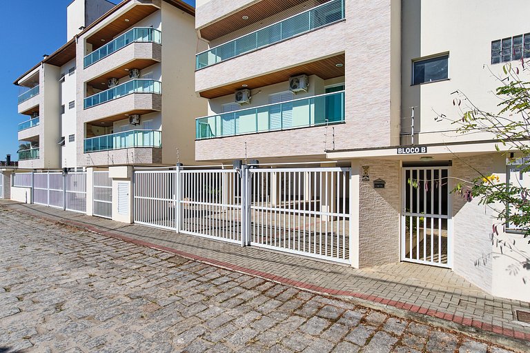 AF-11 Varanda gourmet, ar, piscina, próximo praias