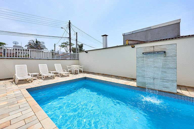 AF12: Bem localizado, completo, 2 vagas!