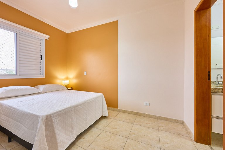 Af-70 Apartamento espaçoso com vista para o mar