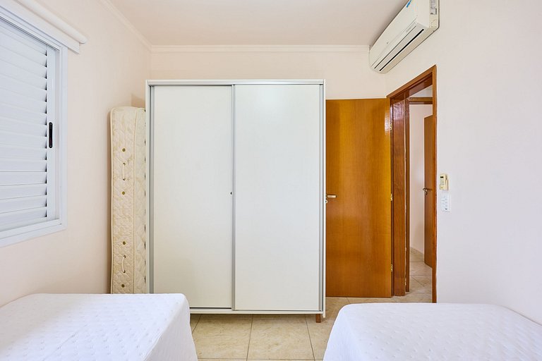 Af-70 Apartamento espaçoso com vista para o mar