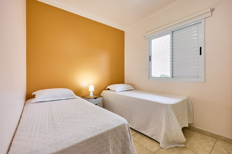 Af-70 Apartamento espaçoso com vista para o mar