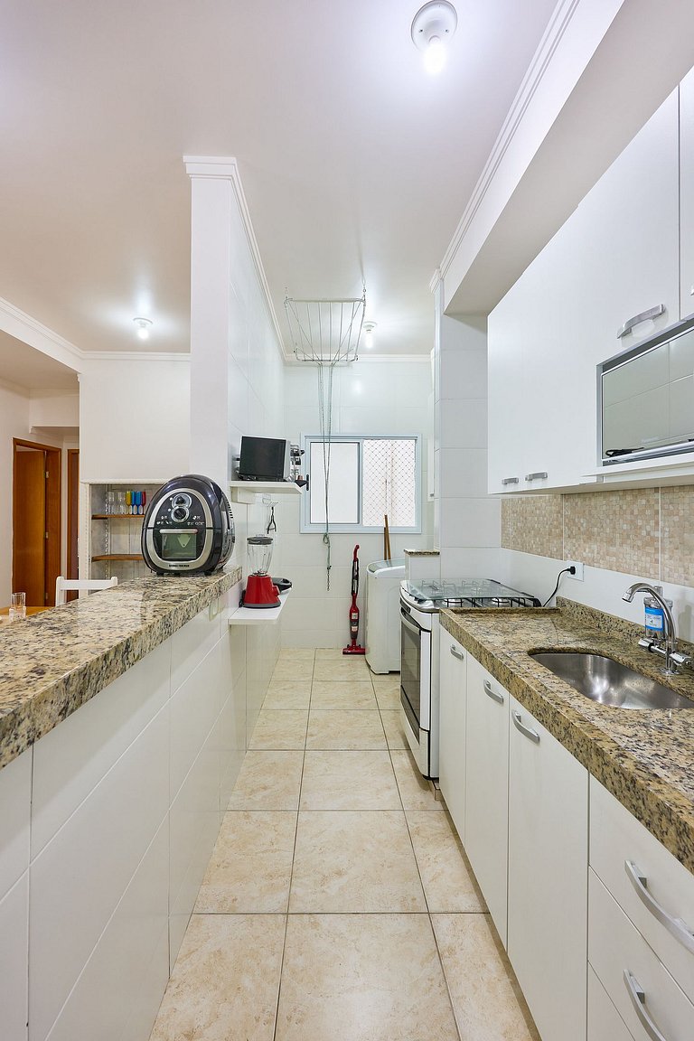 Af-70 Apartamento espaçoso com vista para o mar