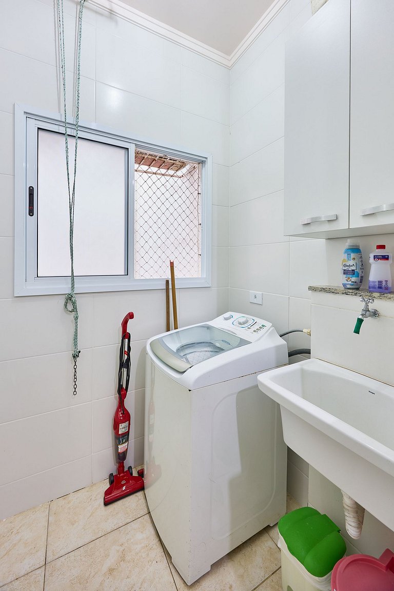 Af-70 Apartamento espaçoso com vista para o mar