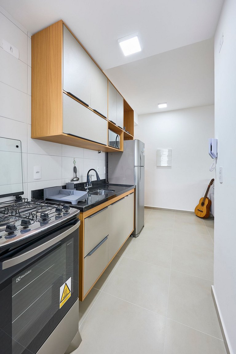 Itaguá: Apto Novo c/ Piscina, Varanda e Ar Cond.
