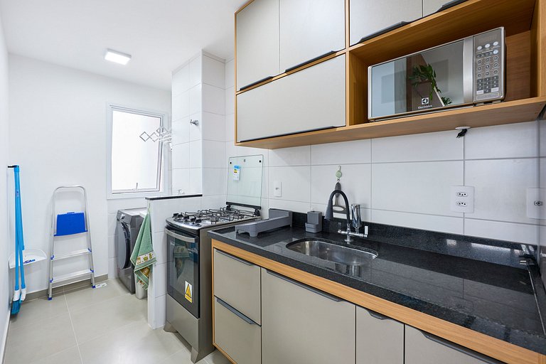 Itaguá: Apto Novo c/ Piscina, Varanda e Ar Cond.