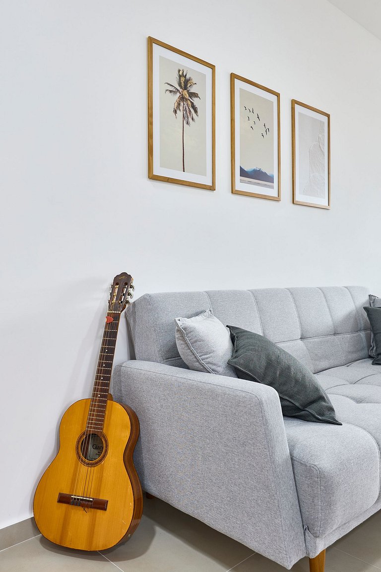 AF-80 Itaguá: Apto Novo c/ Piscina, Varanda e Ar