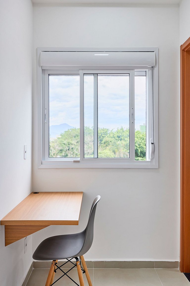 AF-80 Itaguá: Apto Novo c/ Piscina, Varanda e Ar