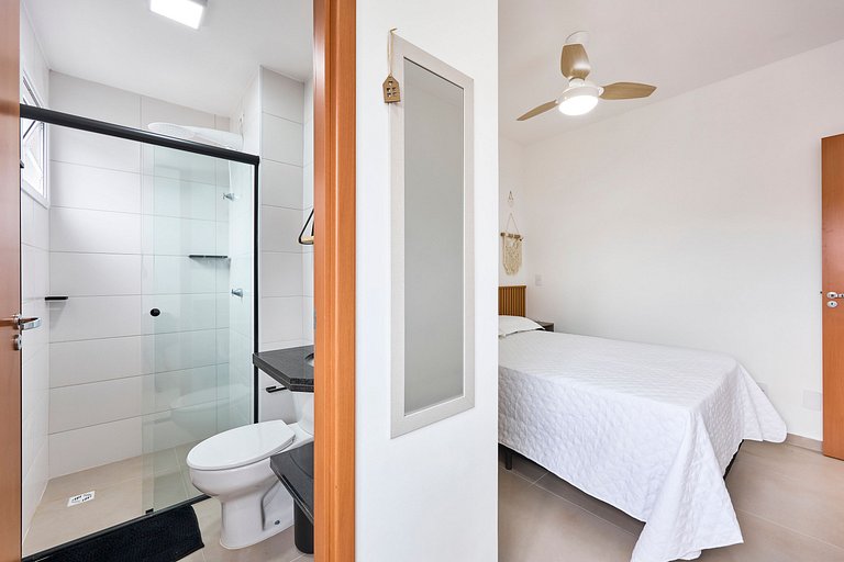 Itaguá: Apto Novo c/ Piscina, Varanda e Ar Cond.