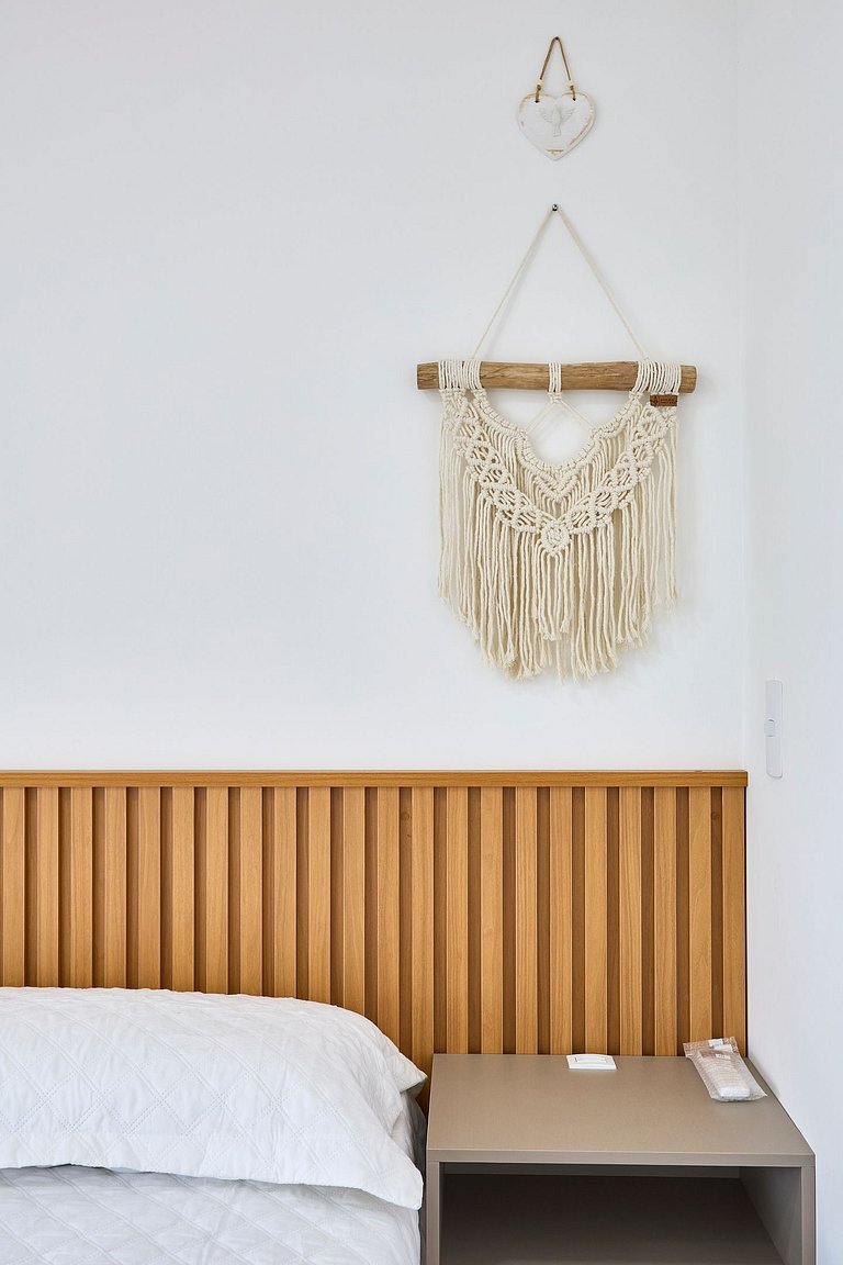 AF-80 Itaguá: Apto Novo c/ Piscina, Varanda e Ar