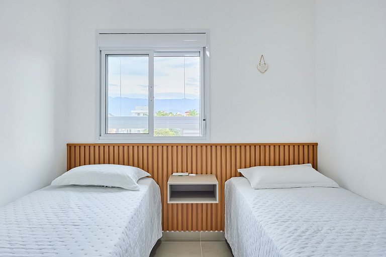 AF-80 Itaguá: Apto Novo c/ Piscina, Varanda e Ar