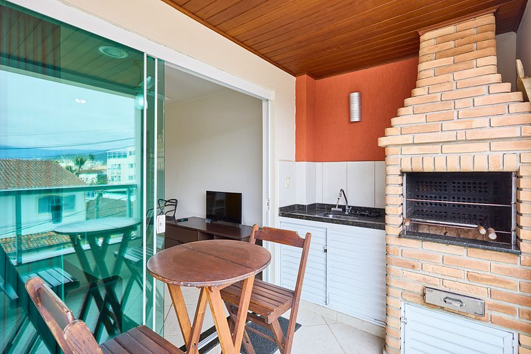 AF12: Bem localizado, completo, 2 vagas!