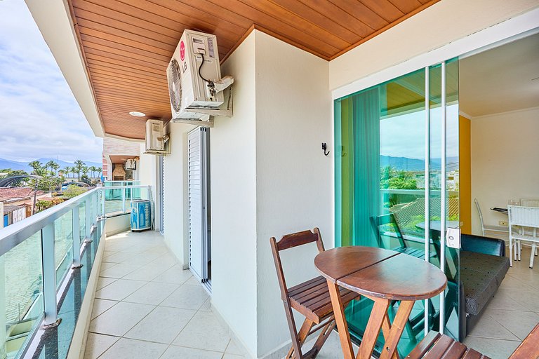 AF12: Bem localizado, completo, 2 vagas!