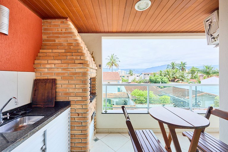 AF12: Bem localizado, completo, 2 vagas!