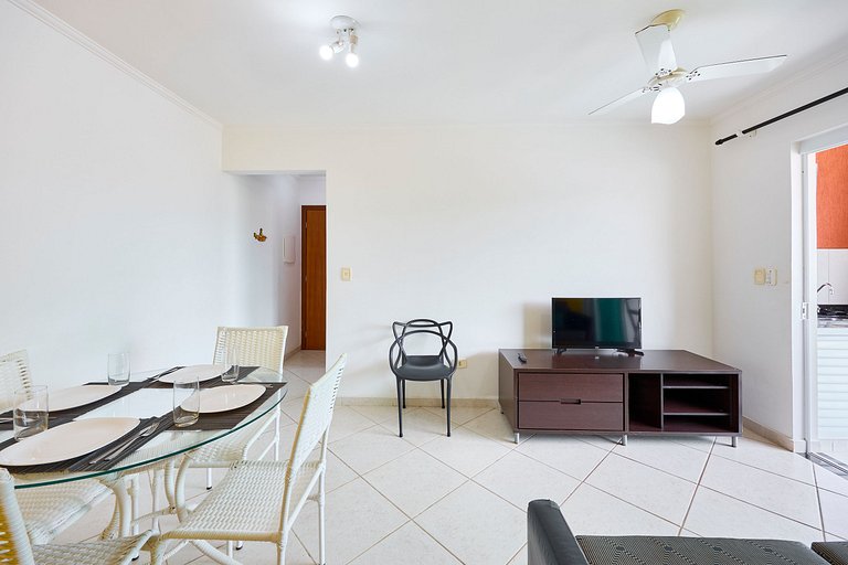 AF12: Bem localizado, completo, 2 vagas!