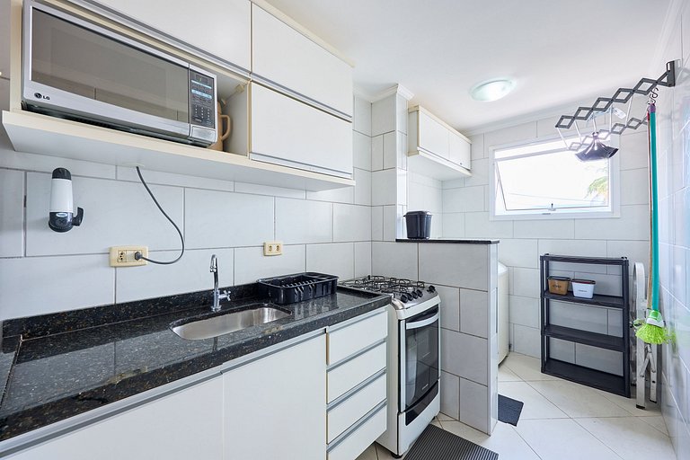 AF12: Bem localizado, completo, 2 vagas!