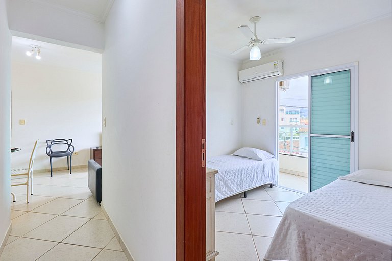 AF12: Bem localizado, completo, 2 vagas!