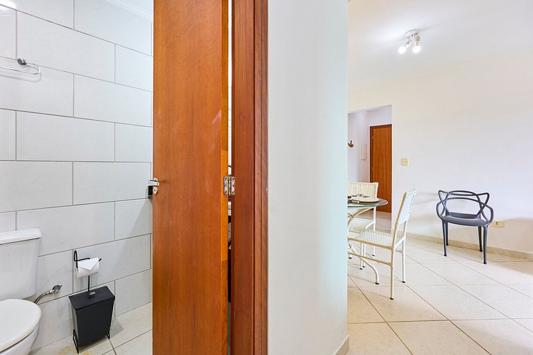 AF12: Bem localizado, completo, 2 vagas!