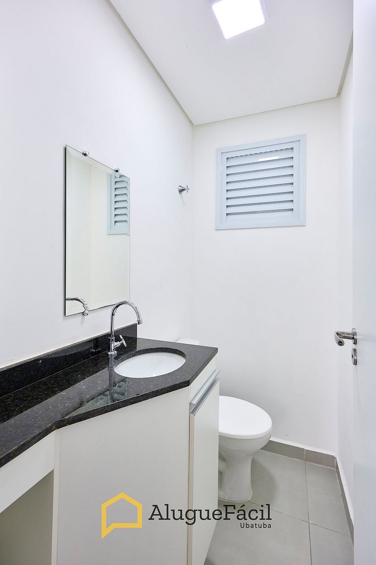 Af-83 - Novinho, completo e perto da praia.