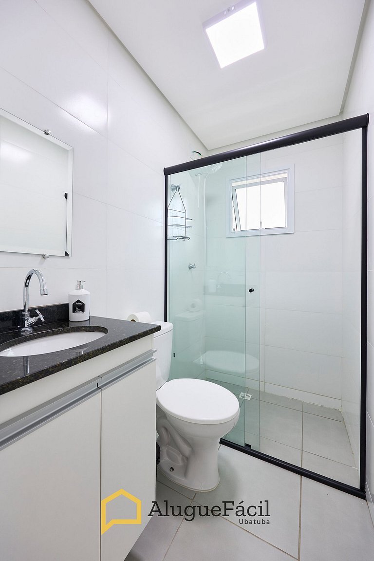 Af-83 - Novinho, completo e perto da praia.